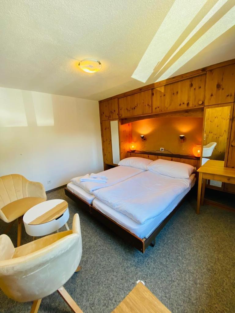 Hotel Old Jnn 克洛斯特斯 外观 照片