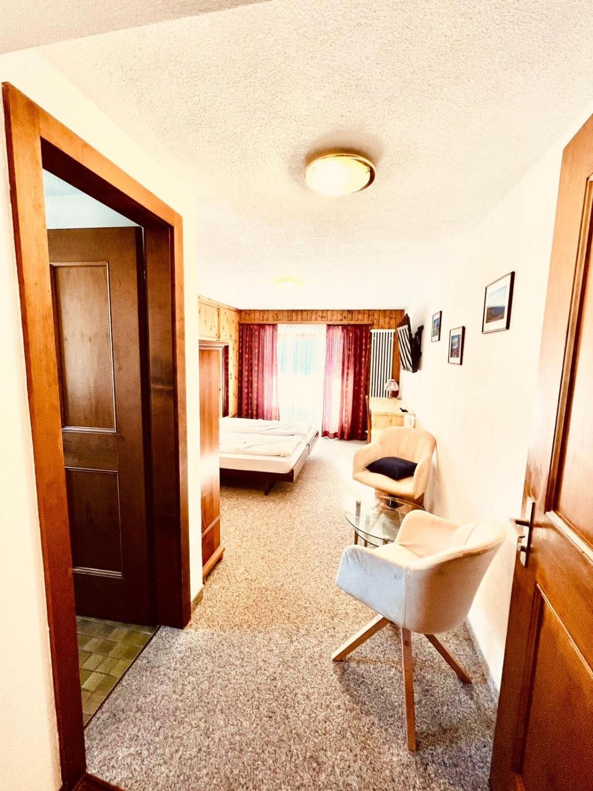 Hotel Old Jnn 克洛斯特斯 外观 照片