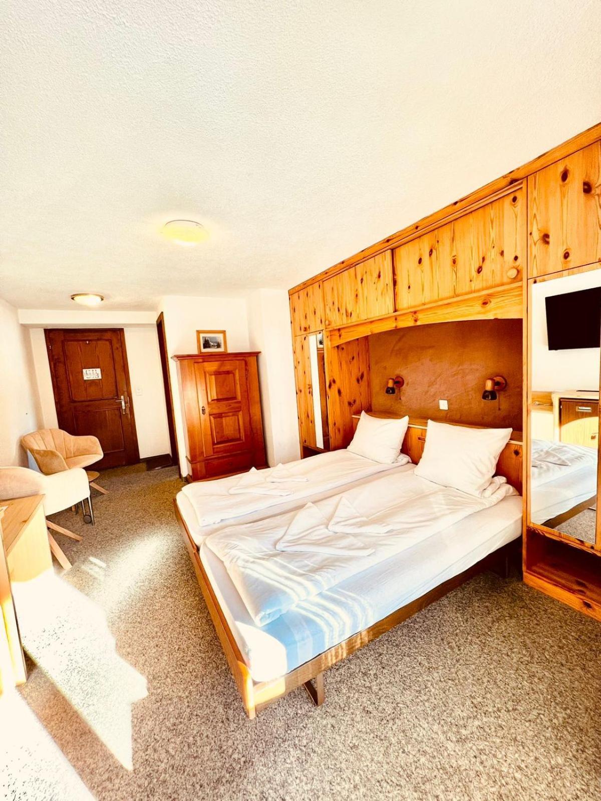 Hotel Old Jnn 克洛斯特斯 外观 照片
